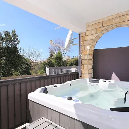 Διαμέρισμα Vienna With Jacuzzi Ζαντάρ